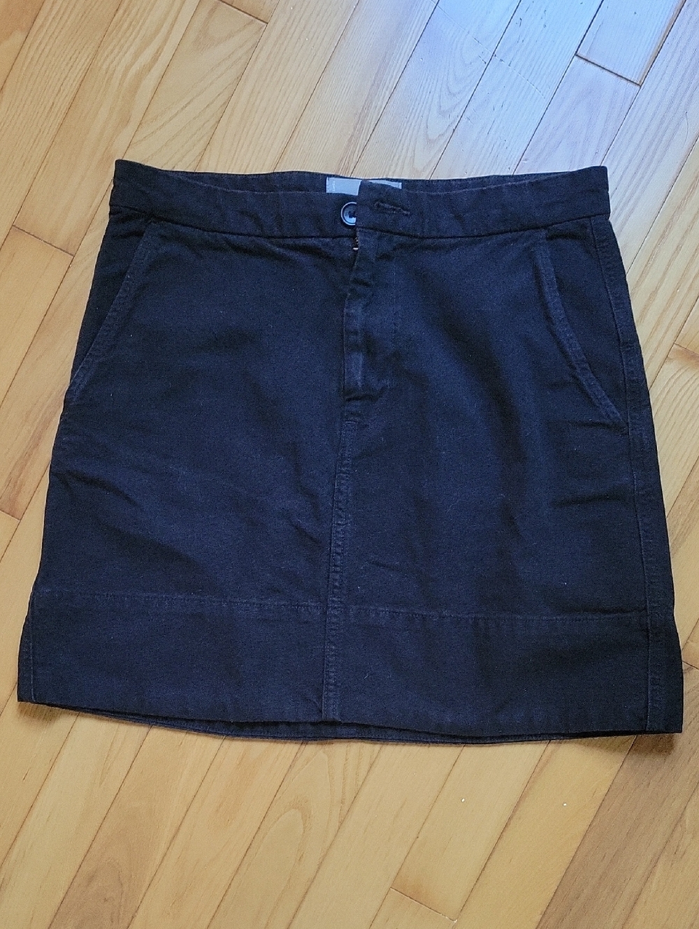 Everlane Black Mini Skirt with Front Pockets